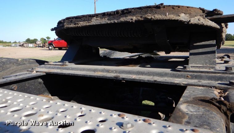 image for item DO1447 2013 Freightliner Cascadia  semi truck