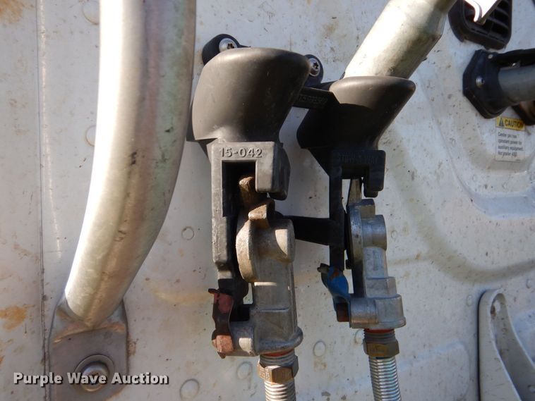 image for item DO1447 2013 Freightliner Cascadia  semi truck