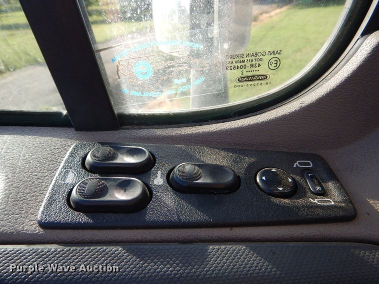 image for item DO1447 2013 Freightliner Cascadia  semi truck