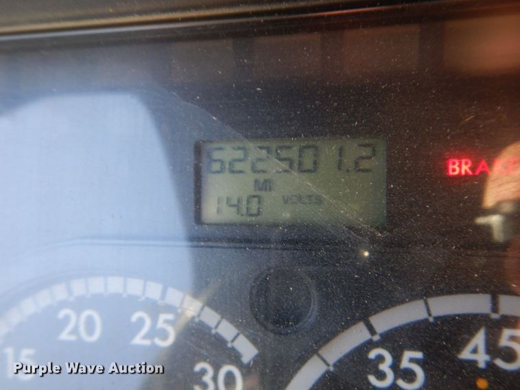 image for item DO1447 2013 Freightliner Cascadia  semi truck