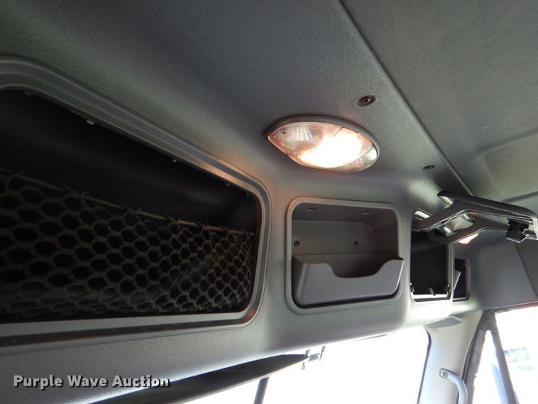 image for item DO1447 2013 Freightliner Cascadia  semi truck