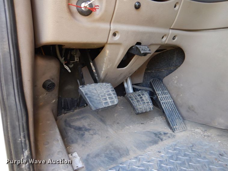 image for item DO1447 2013 Freightliner Cascadia  semi truck