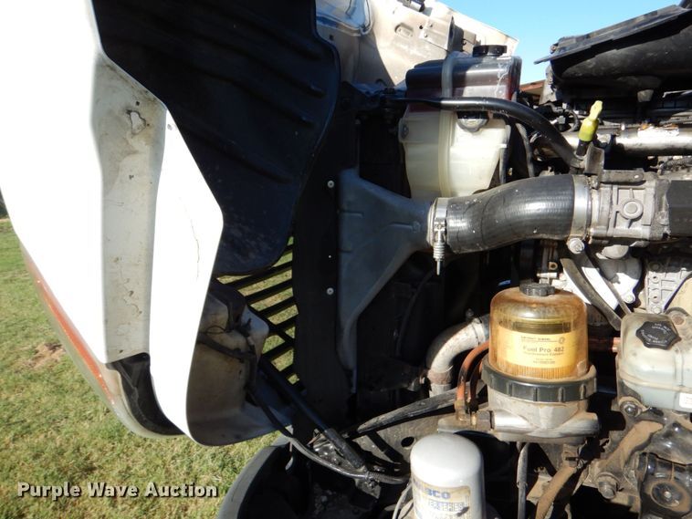 image for item DO1447 2013 Freightliner Cascadia  semi truck