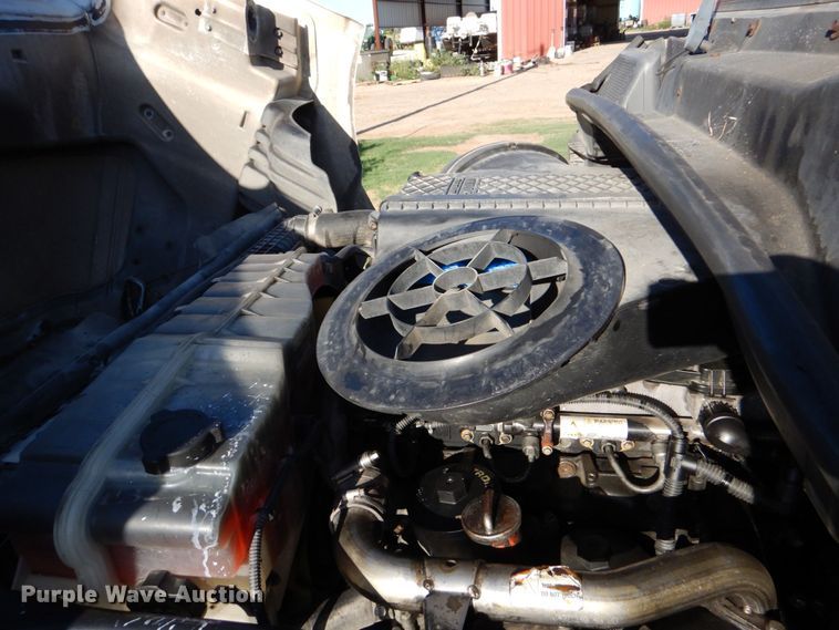 image for item DO1447 2013 Freightliner Cascadia  semi truck