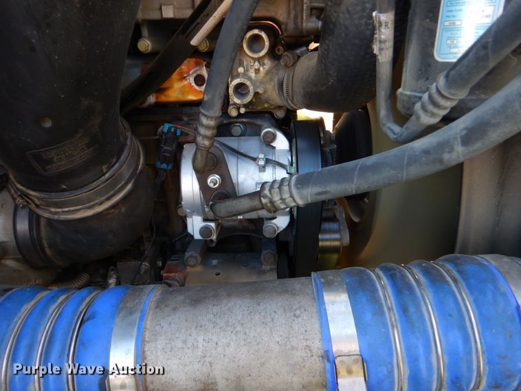 image for item DO1447 2013 Freightliner Cascadia  semi truck