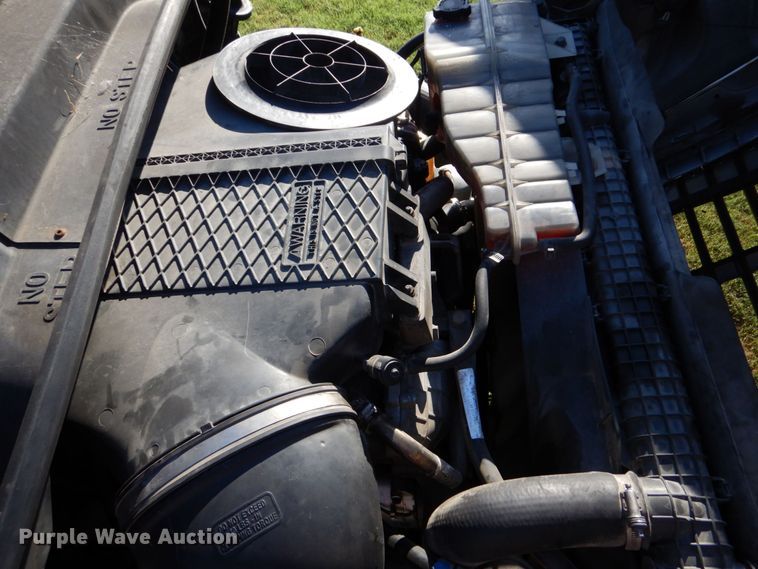 image for item DO1447 2013 Freightliner Cascadia  semi truck