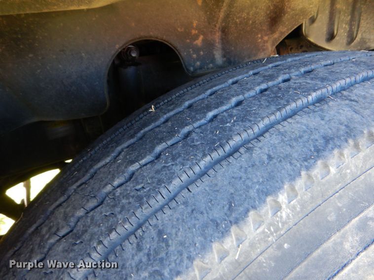 image for item DO1447 2013 Freightliner Cascadia  semi truck