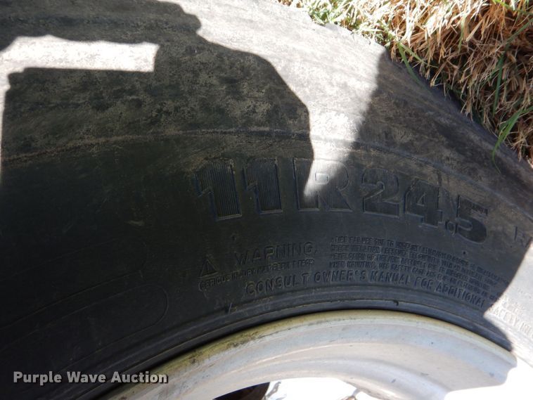 image for item DO1447 2013 Freightliner Cascadia  semi truck