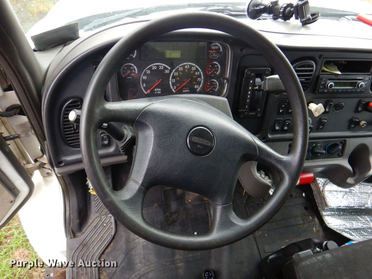 image for item DP4340 2012 Freightliner M2  box truck