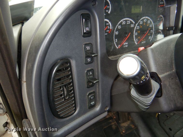 image for item DP4340 2012 Freightliner M2  box truck