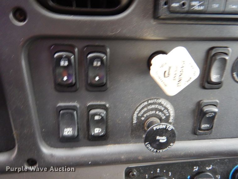 image for item DP4340 2012 Freightliner M2  box truck