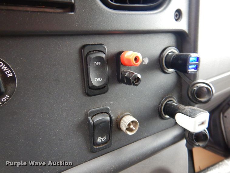 image for item DP4340 2012 Freightliner M2  box truck