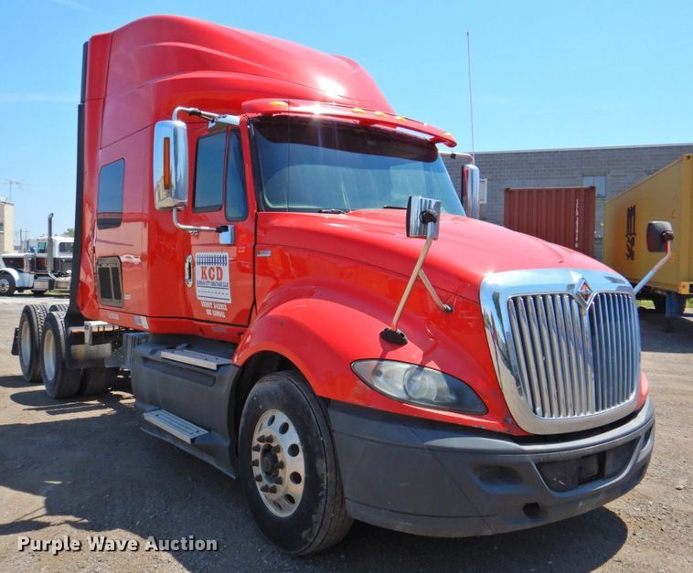 image for item DP4412 2013 International ProStar 122  semi truck