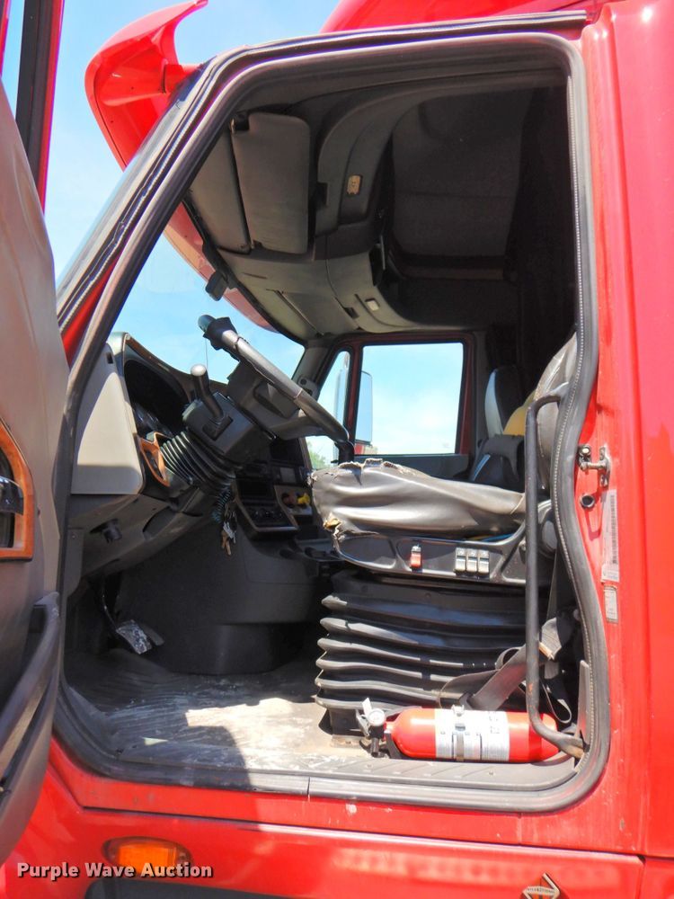 image for item DP4412 2013 International ProStar 122  semi truck