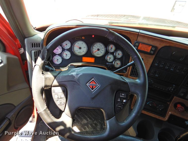 image for item DP4412 2013 International ProStar 122  semi truck