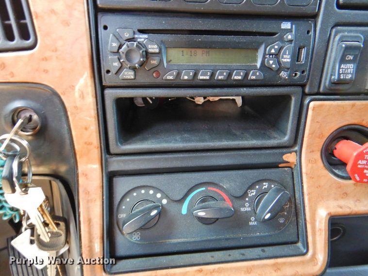 image for item DP4412 2013 International ProStar 122  semi truck