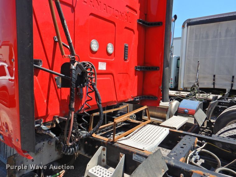 image for item DP4412 2013 International ProStar 122  semi truck