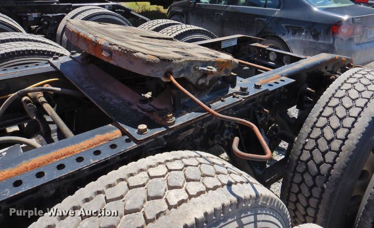 image for item DP4412 2013 International ProStar 122  semi truck