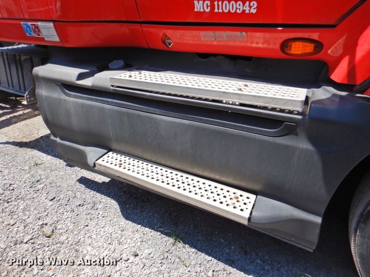 image for item DP4412 2013 International ProStar 122  semi truck