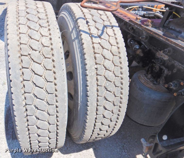 image for item DP4412 2013 International ProStar 122  semi truck