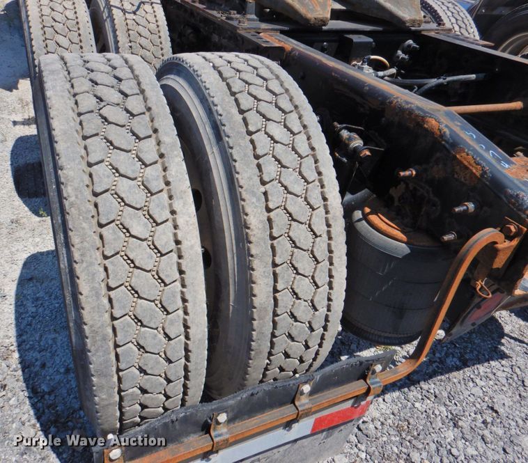 image for item DP4412 2013 International ProStar 122  semi truck