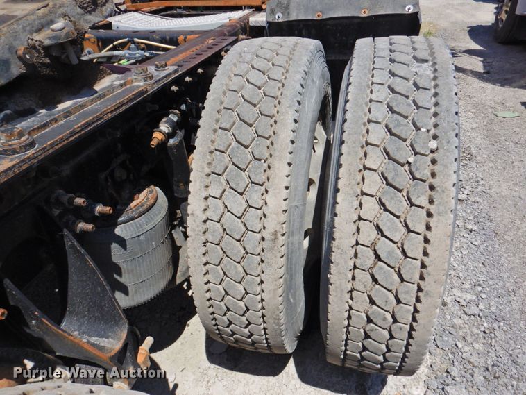 image for item DP4412 2013 International ProStar 122  semi truck