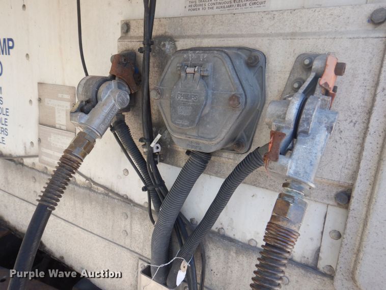 image for item DP5628 2004 Utility  refrigerated van trailer