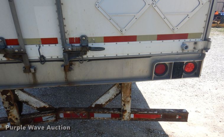 image for item DP5628 2004 Utility  refrigerated van trailer