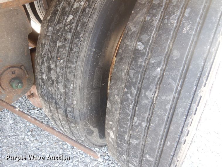 image for item DP5628 2004 Utility  refrigerated van trailer