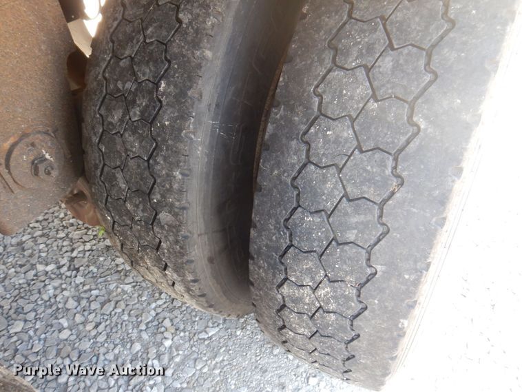 image for item DP5628 2004 Utility  refrigerated van trailer