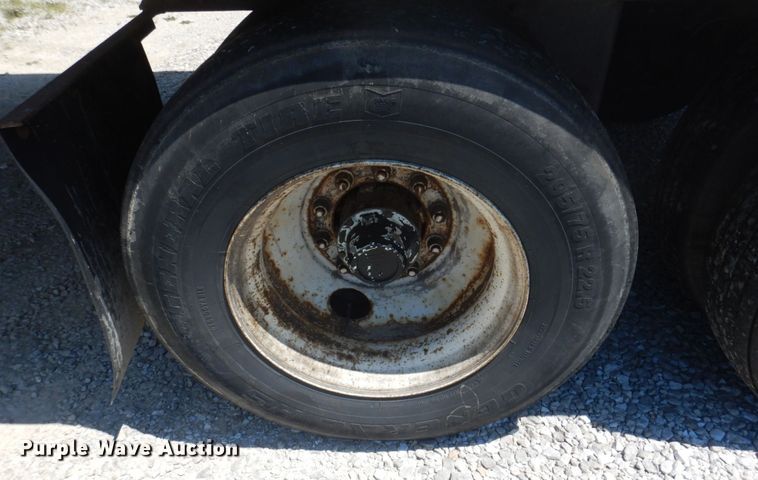 image for item DP5628 2004 Utility  refrigerated van trailer