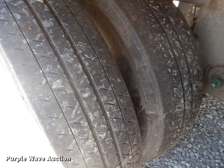 image for item DP5628 2004 Utility  refrigerated van trailer