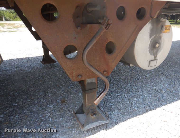 image for item DP5632 2004 Utility  refrigerated van trailer