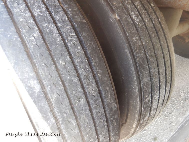 image for item DP5632 2004 Utility  refrigerated van trailer