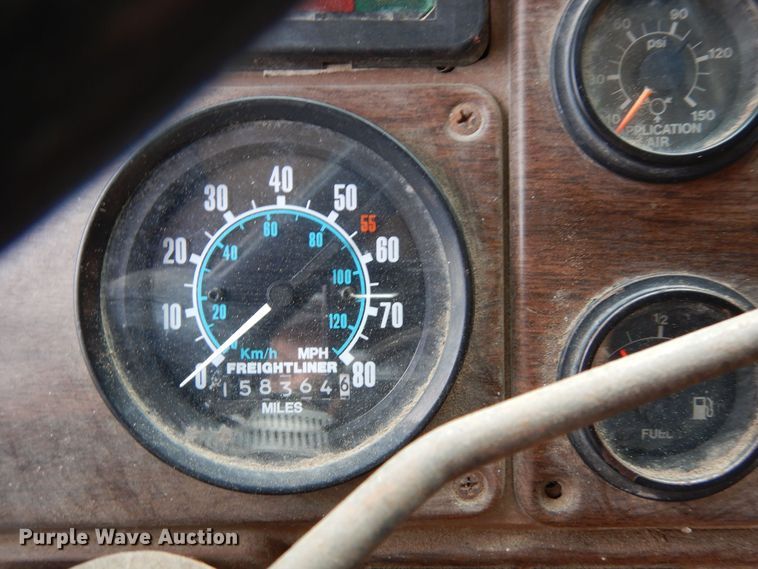 image for item DR1245 1985 Freightliner FLT 8664T  truck cab and chassis