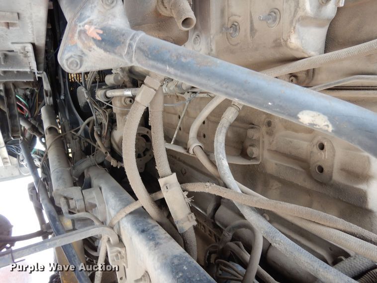 image for item DR1245 1985 Freightliner FLT 8664T  truck cab and chassis