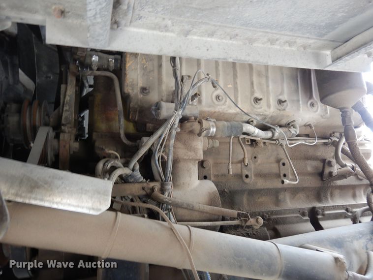 image for item DR1245 1985 Freightliner FLT 8664T  truck cab and chassis