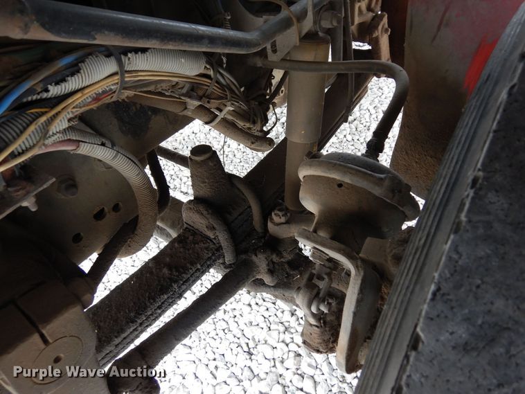 image for item DR1245 1985 Freightliner FLT 8664T  truck cab and chassis