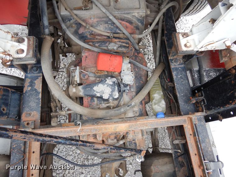 image for item DR1245 1985 Freightliner FLT 8664T  truck cab and chassis