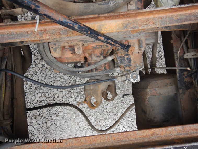 image for item DR1245 1985 Freightliner FLT 8664T  truck cab and chassis