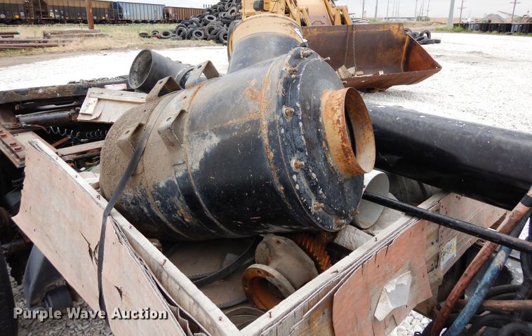 image for item DR1245 1985 Freightliner FLT 8664T  truck cab and chassis