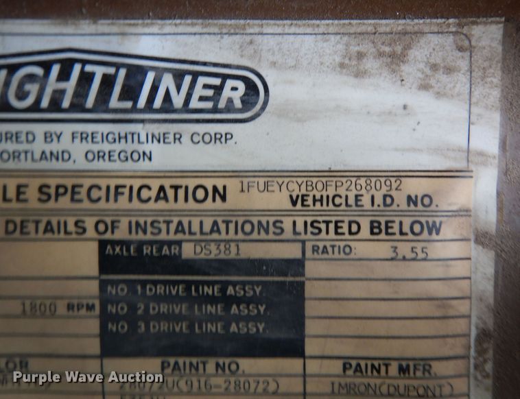 image for item DR1245 1985 Freightliner FLT 8664T  truck cab and chassis