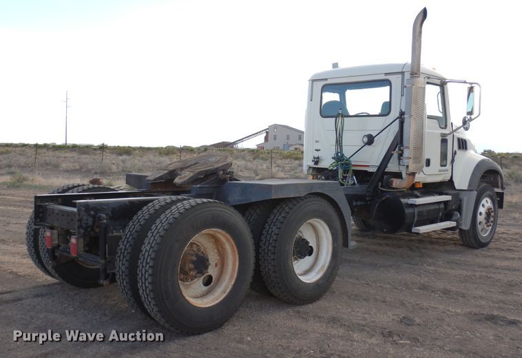 image for item DR1259 2007 Mack CTP  semi truck