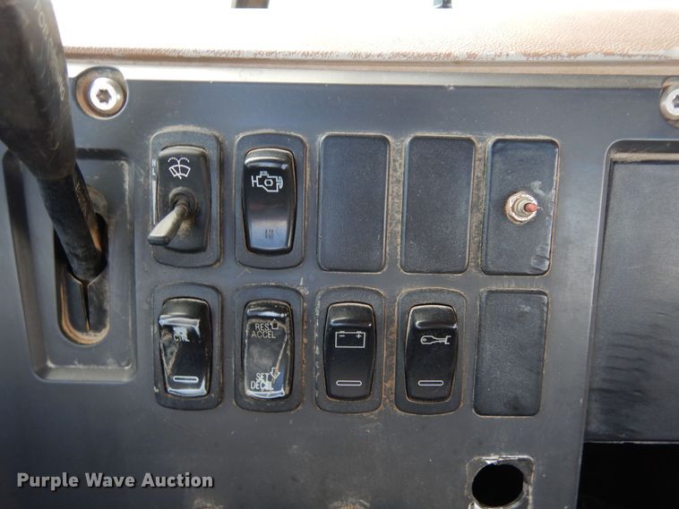 image for item DR1259 2007 Mack CTP  semi truck