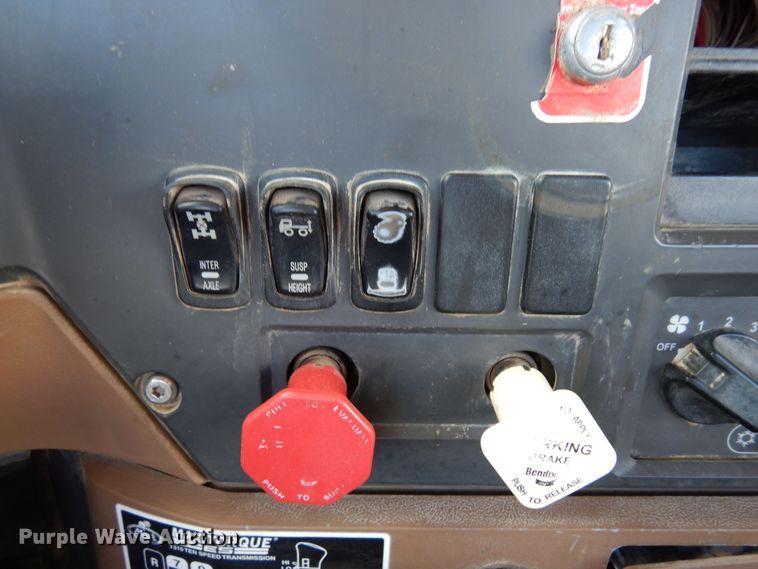 image for item DR1259 2007 Mack CTP  semi truck