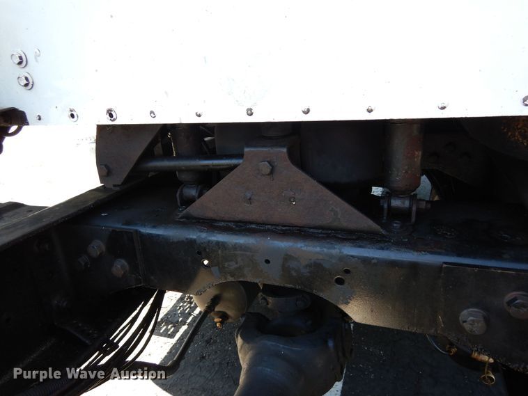 image for item DR1273 2000 International 9200i  semi truck