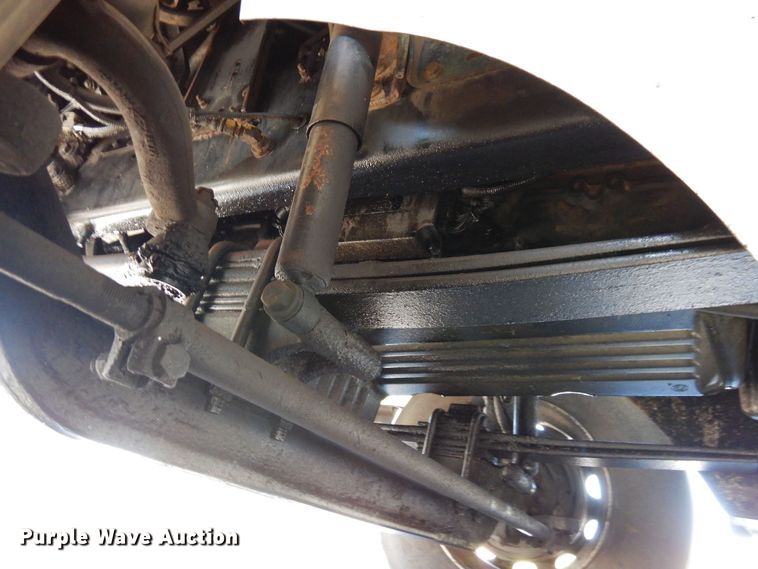 image for item DR1273 2000 International 9200i  semi truck