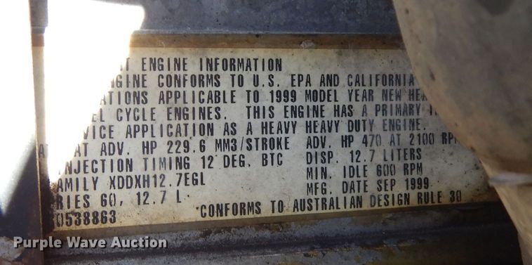 image for item DR1273 2000 International 9200i  semi truck