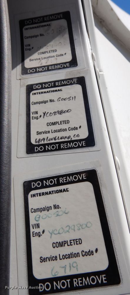 image for item DR1273 2000 International 9200i  semi truck