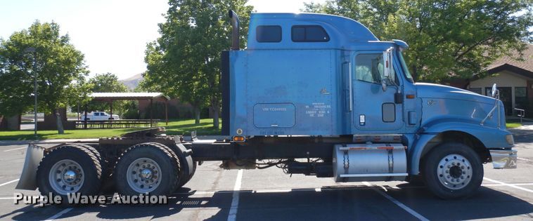 image for item DR1274 2000 International 9400i  semi truck